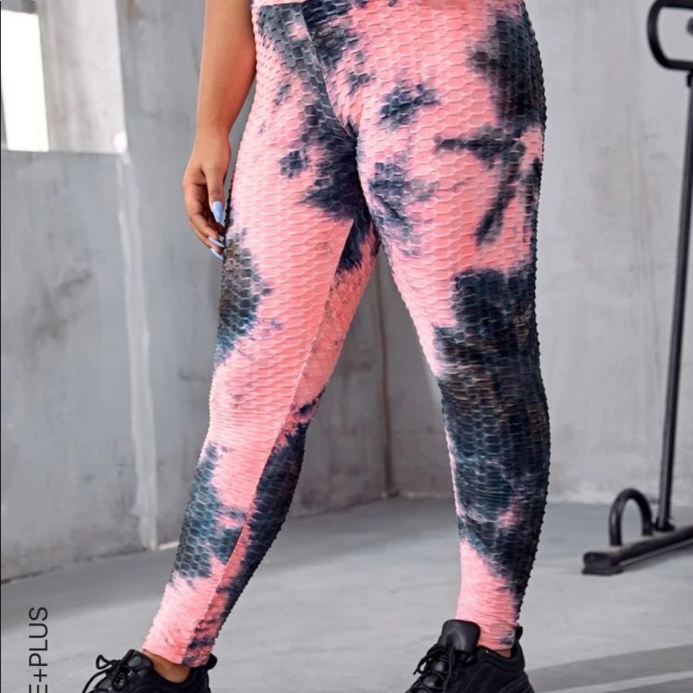SHEIN Plus Size 1X Tie Dye Honeycomb Sports Leggings